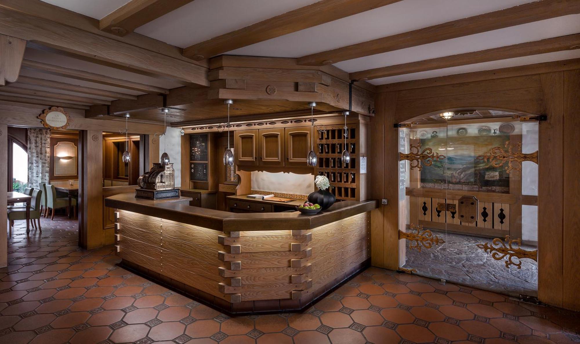 Wirtshaus & Hotel Goldener Greif Edelsfeld Extérieur photo